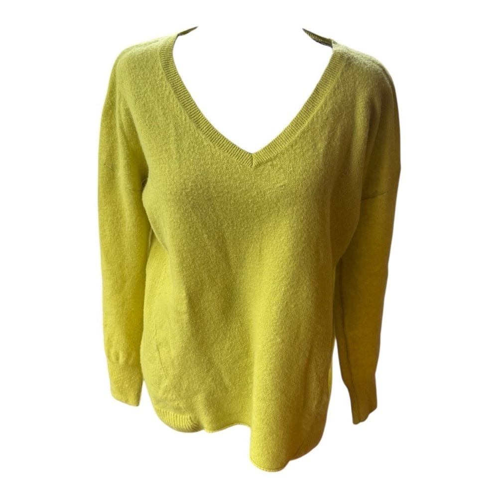 White & Warren Essential V Neck Sweater in Sunshine Yellow Sz L
